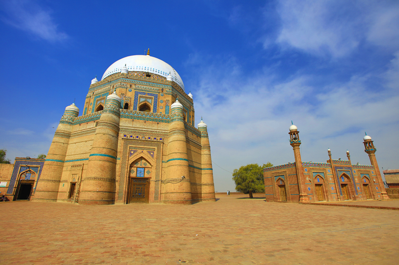 Shah Rukuni Alam Shrine